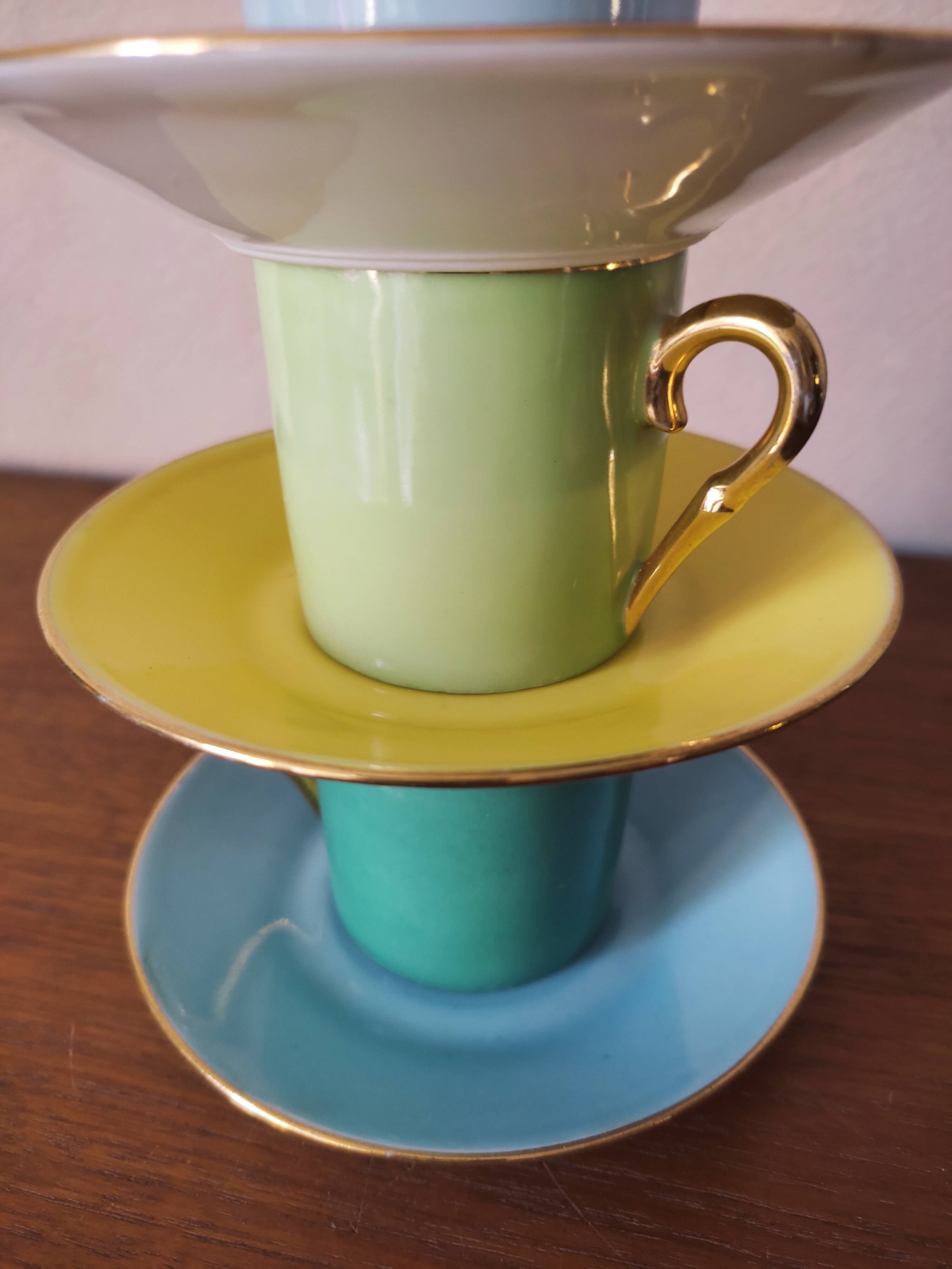 4 multicolored espresso cups
