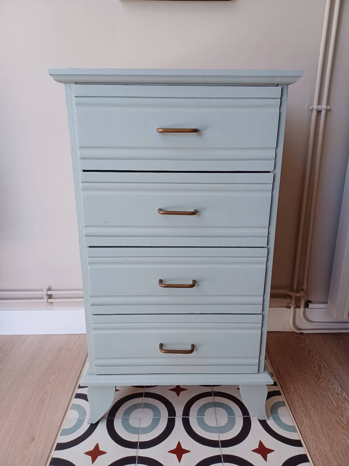 Vintage 4-drawer chest of drawers