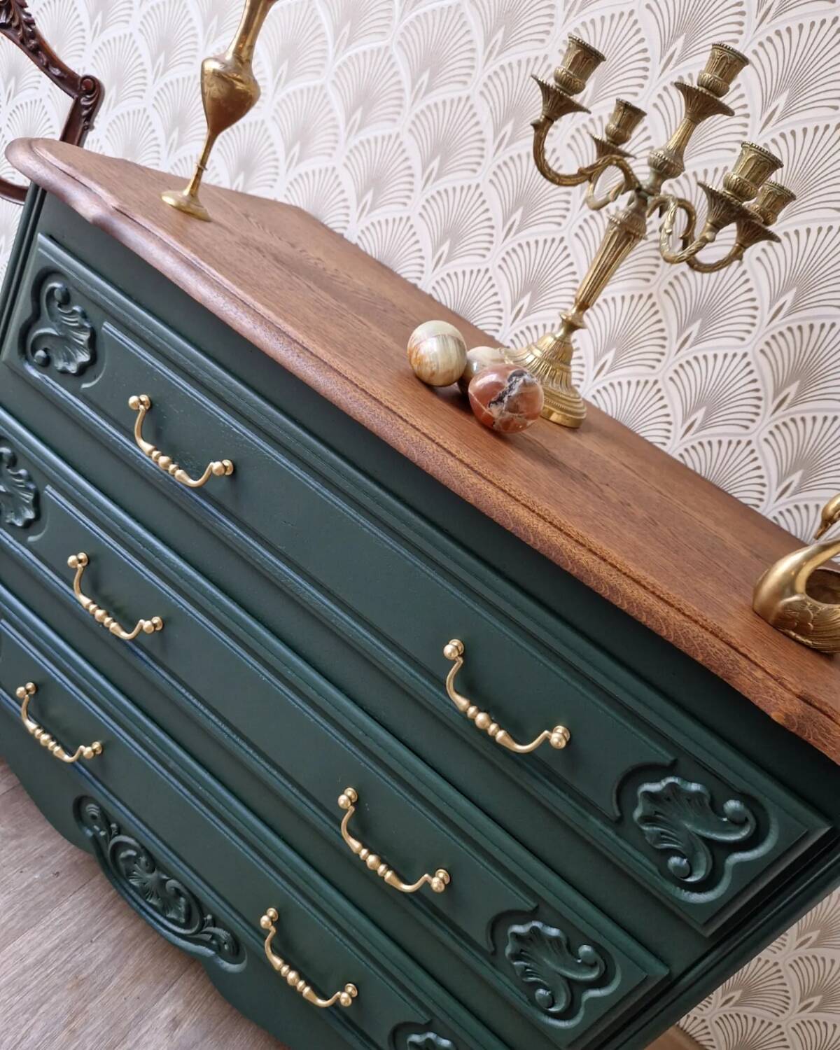 Green vintage chest of drawers