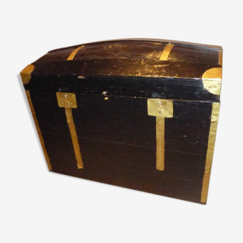 Trunk wooden color black and gold