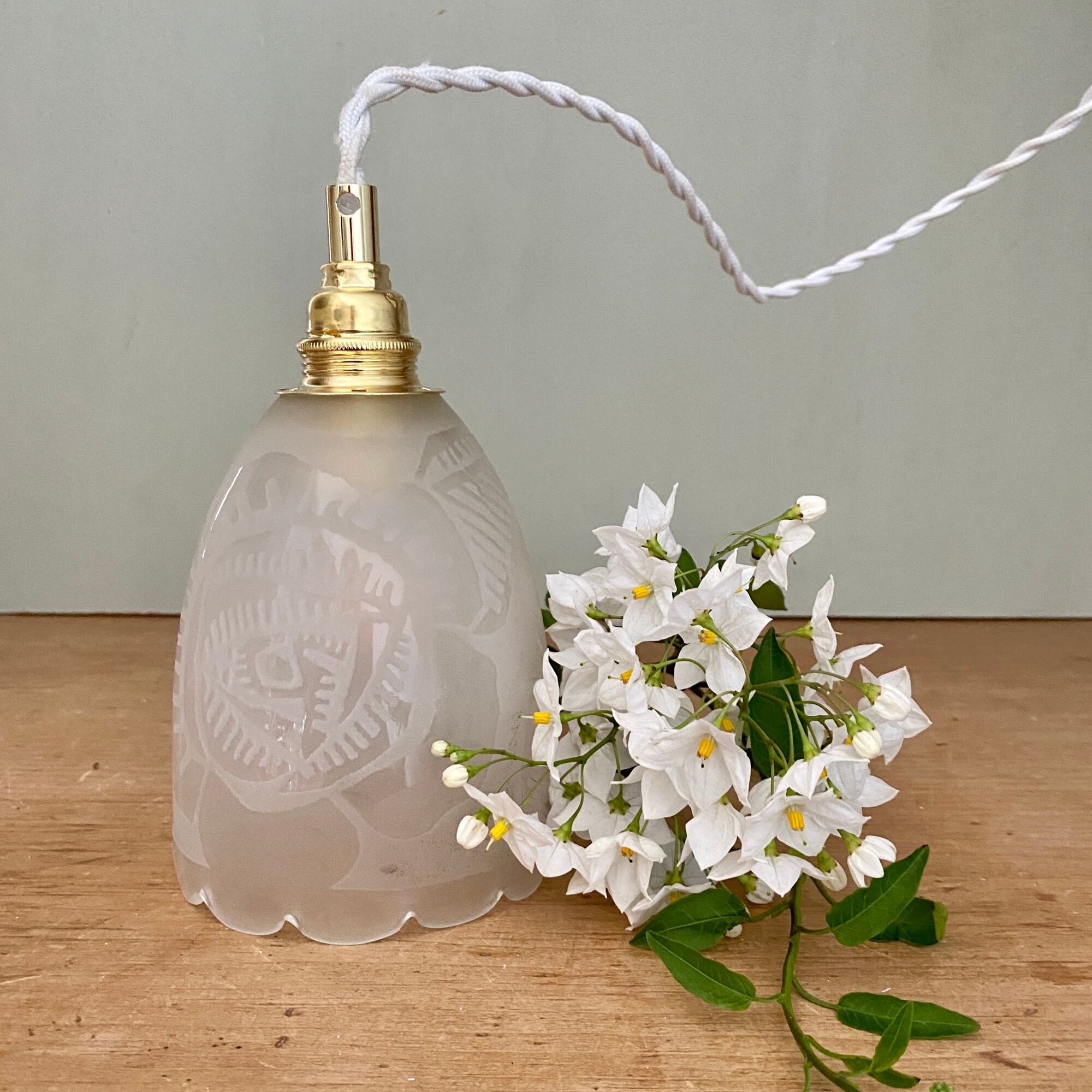Vintage art deco tulip ride in frosted glass with flower designs