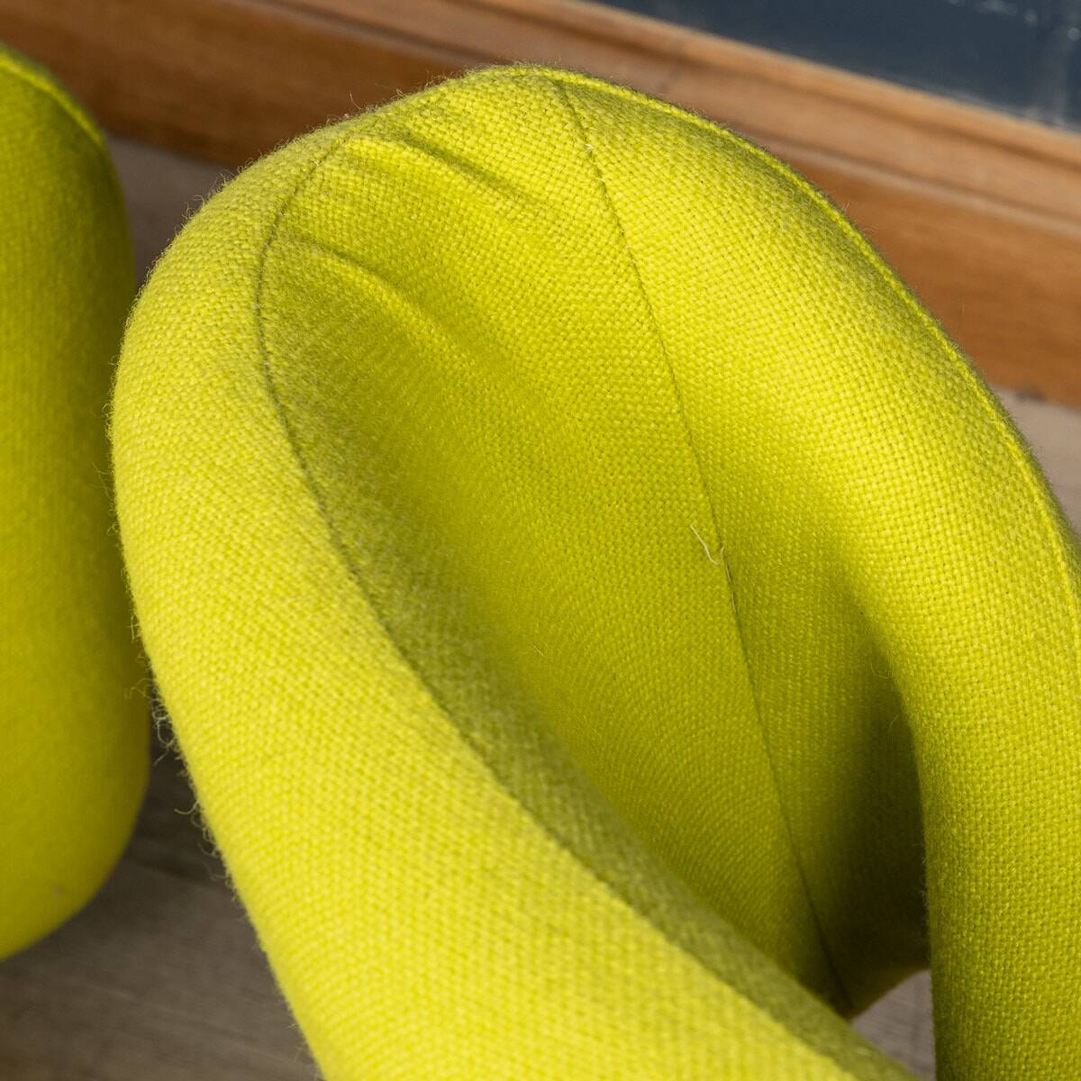 A 20thC RIBBON CHAIR & FOOTSTALL BY PIERRE PAULIN FOR ARTIFORT, FRANCE