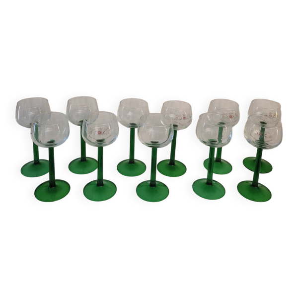 Verres d’Alsace à pied vert. Années 70