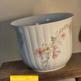 Porcelain cache pot