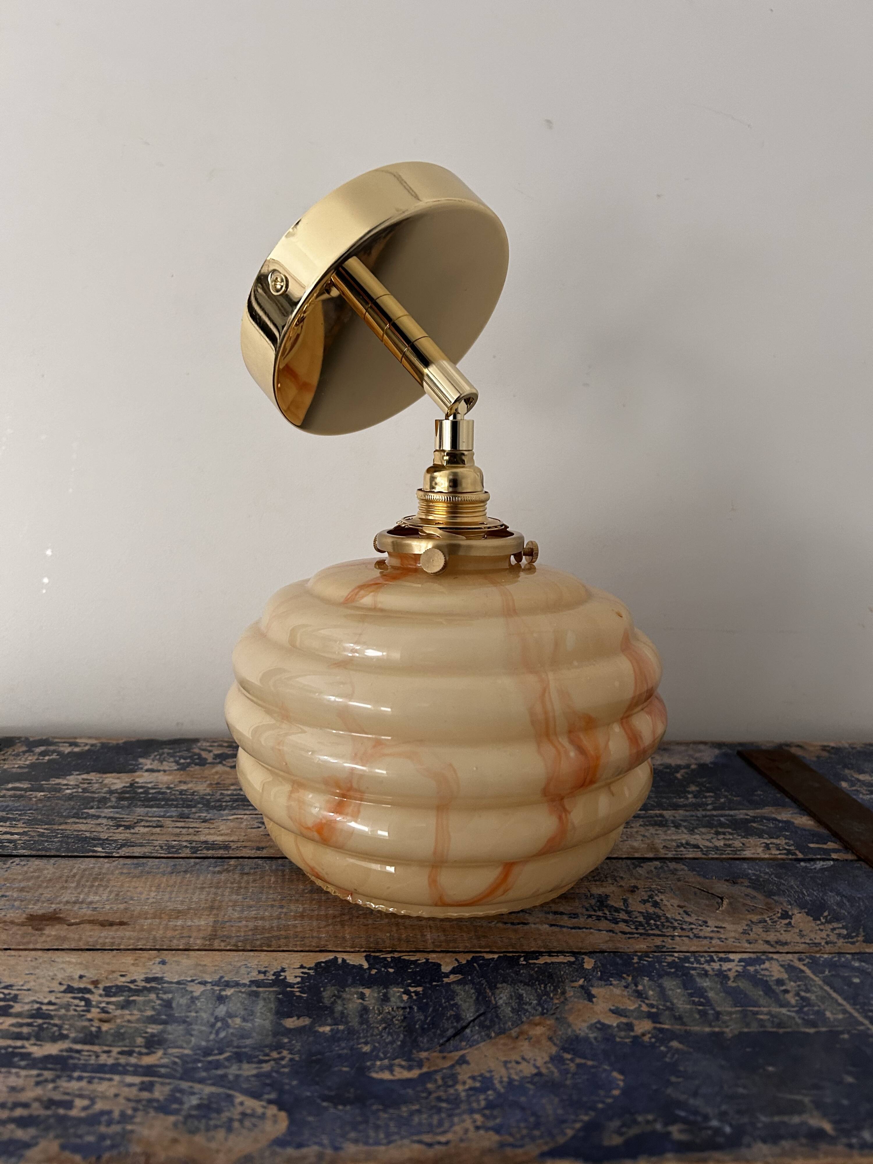 Wall light in marbled opaline