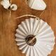 Suspension opaline monte et baisse