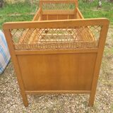 Ancien lit bébé vintage en rotin et bois