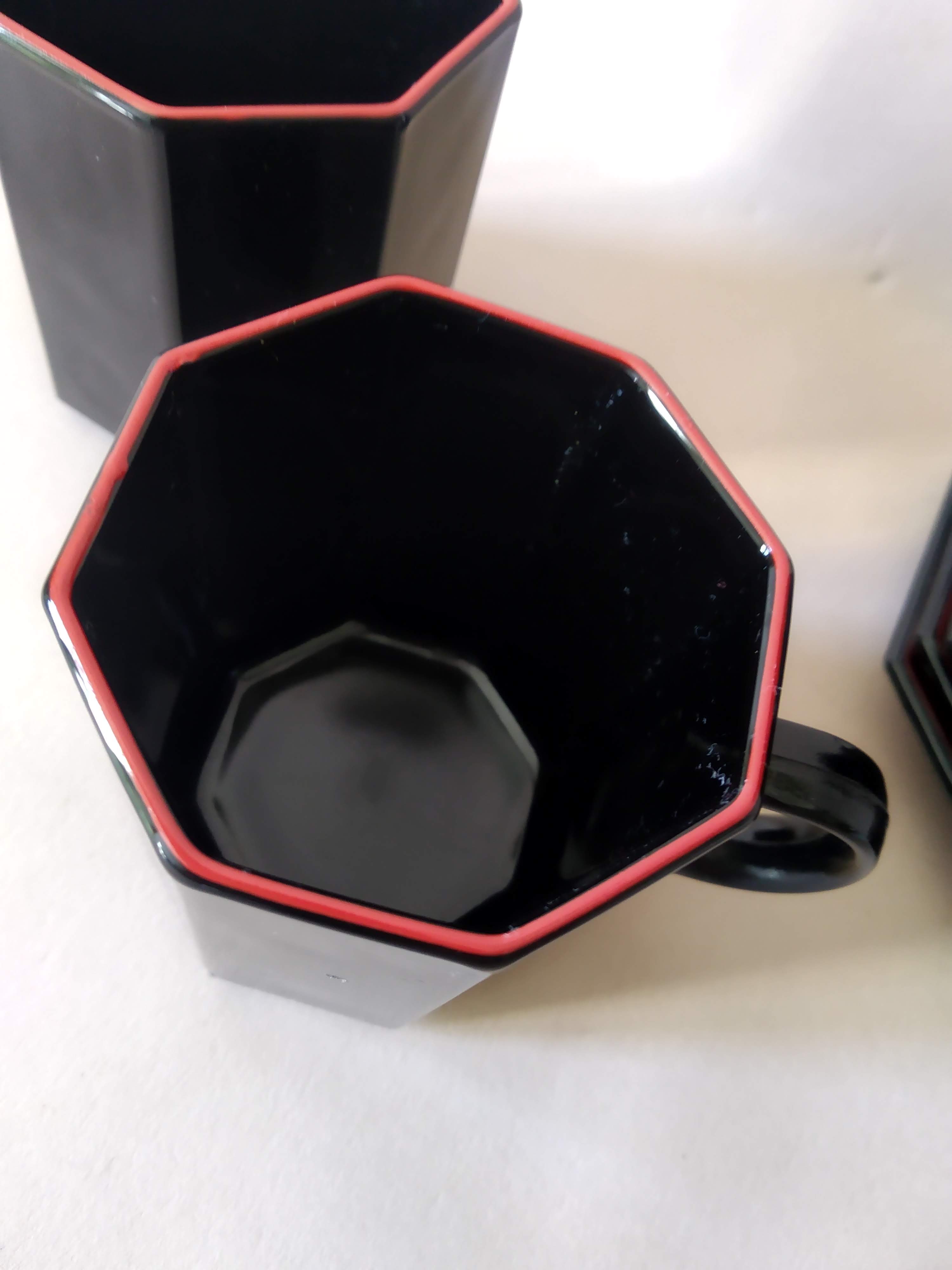 5 tasses à café Arcoroc Octime noir et rouge Années 80