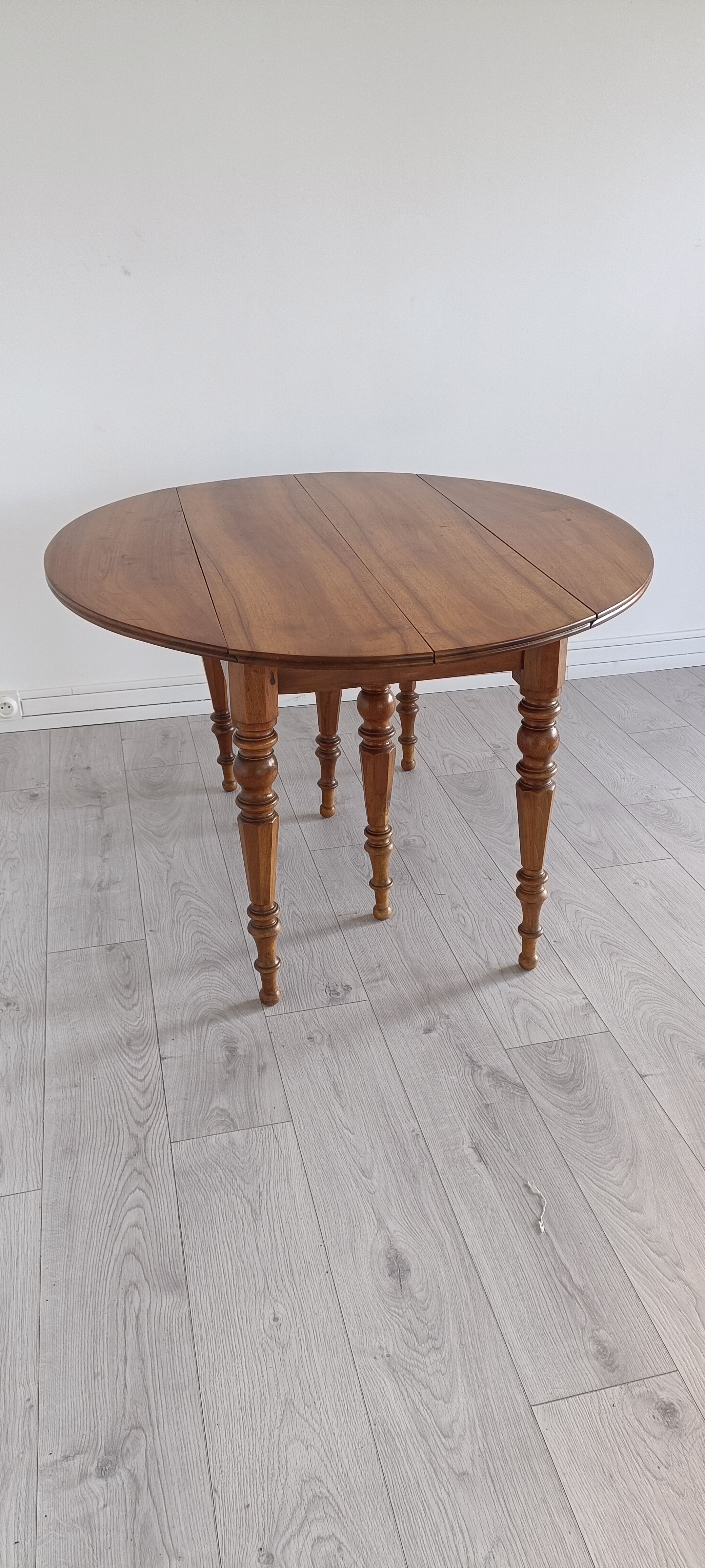 Table Louis Philipe old walnut 6 legs