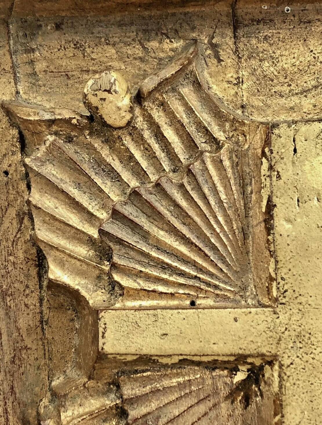 Panneau d’église en bois doré sculpté XIX