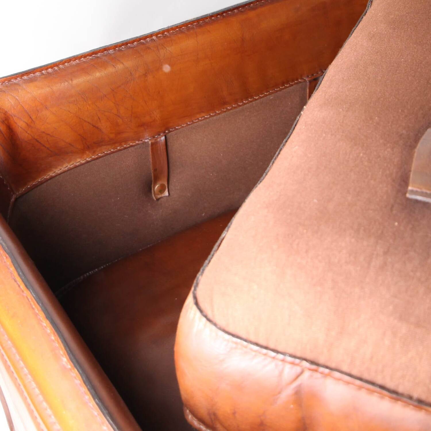 Paire de canapés cuir Roche Bobois