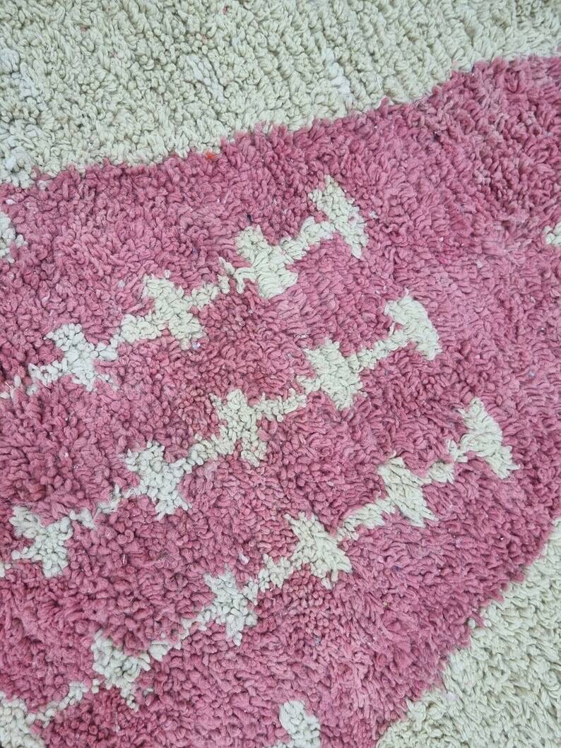 Traditional handmade wool rug size 150 x 250 cm