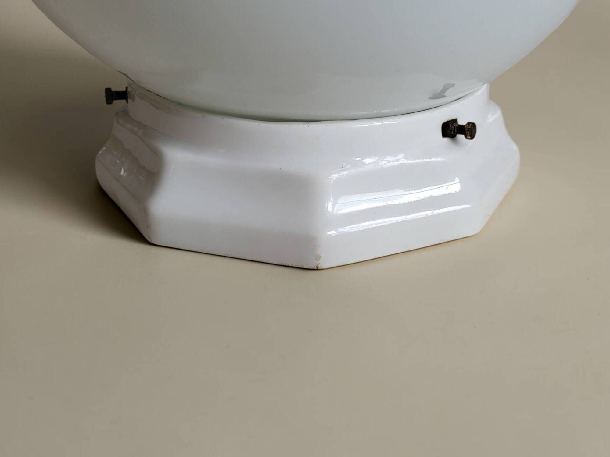 Plafonnier boule en opaline, Art Déco/industriel — années 1930-1950