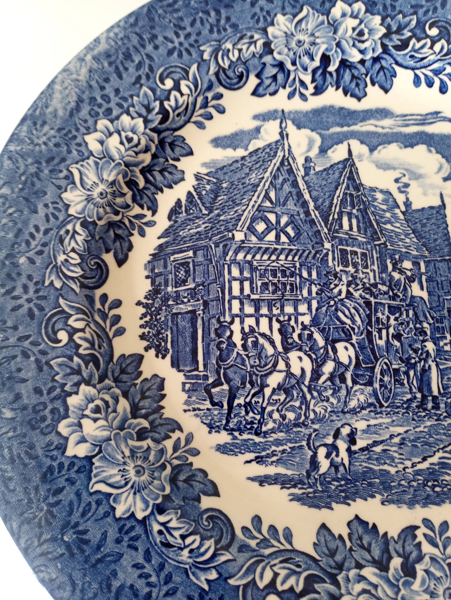 Decorative plate English ironstone