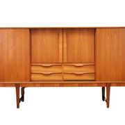 Buffet haut en teck, design danois, années 1960, production : Danemark