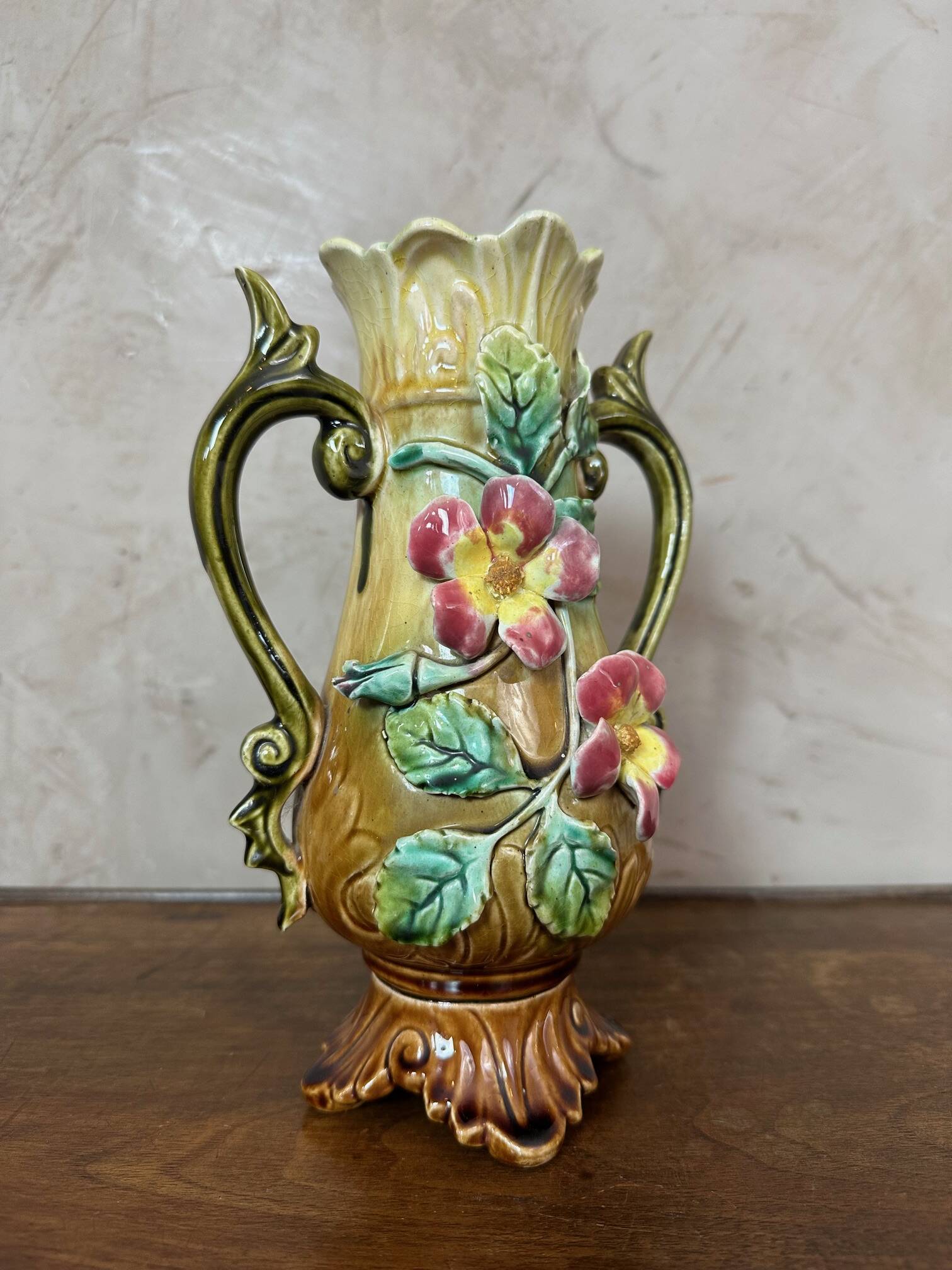 Slipware vase