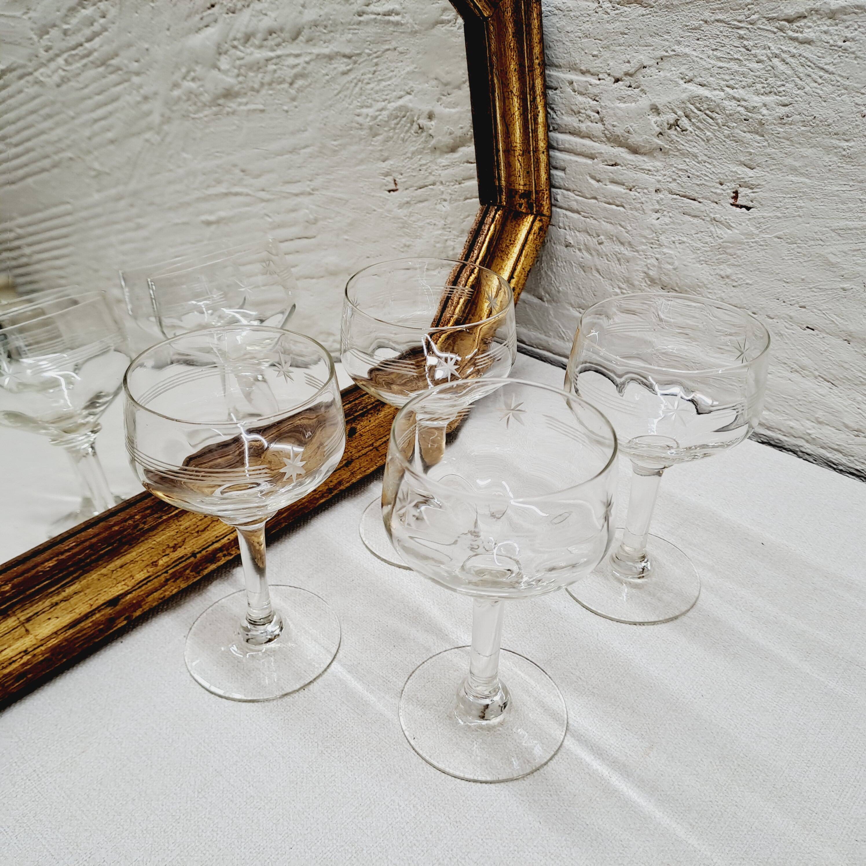 Set of 4 star wine glasses