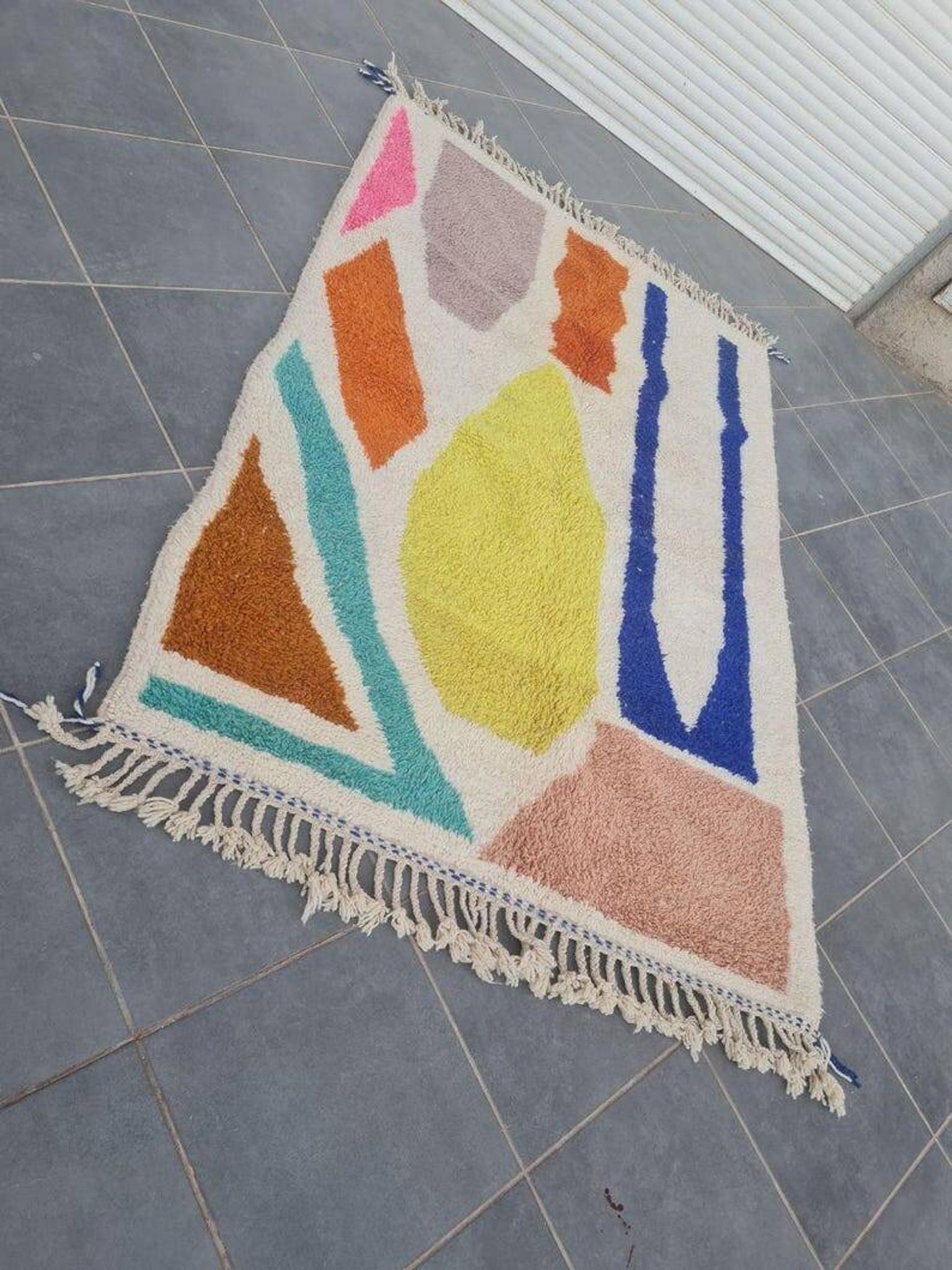 Wool rug 300cm x 200cm