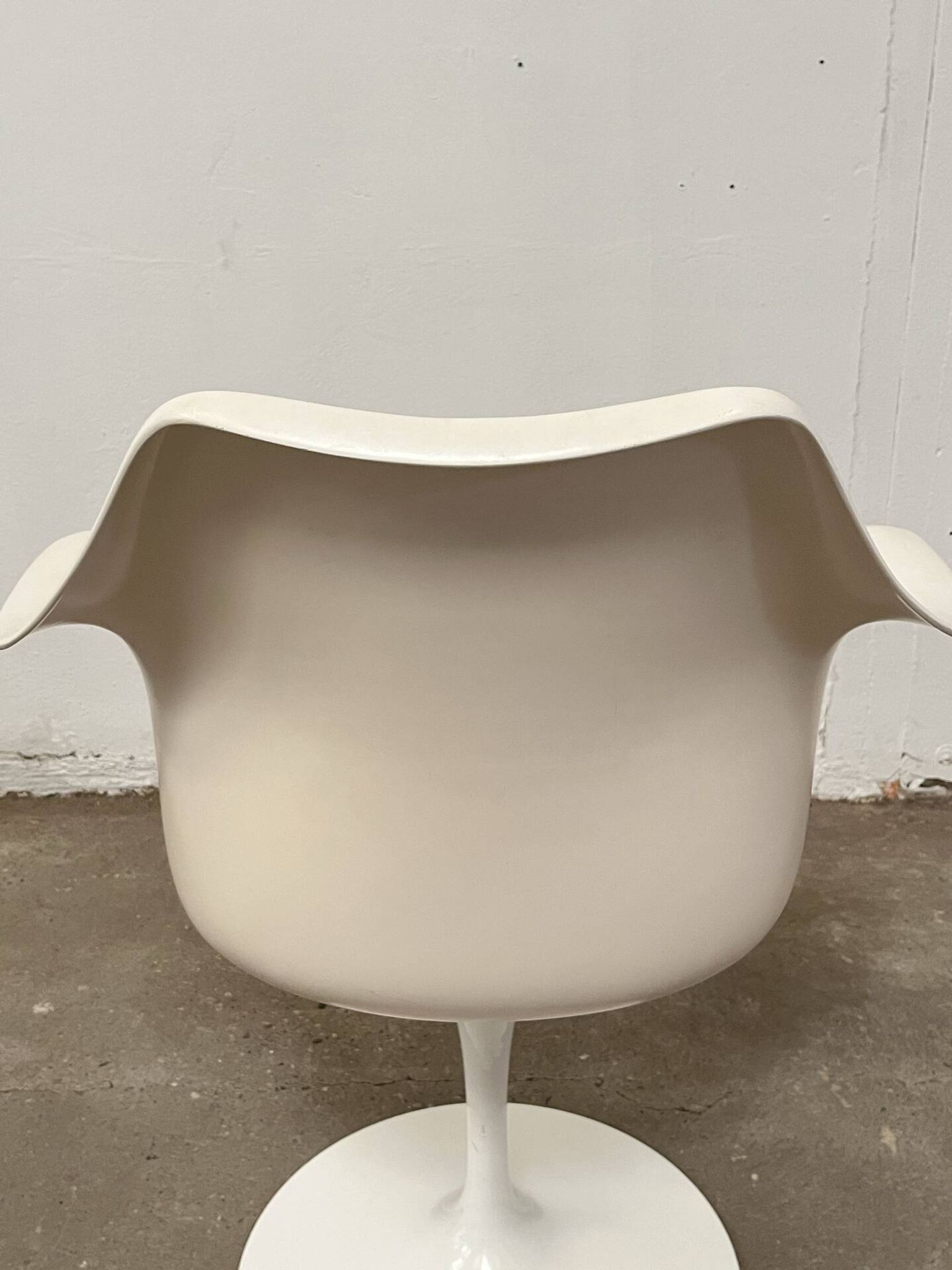 4 Tulip chairs by Eero Saarinen for Knoll
