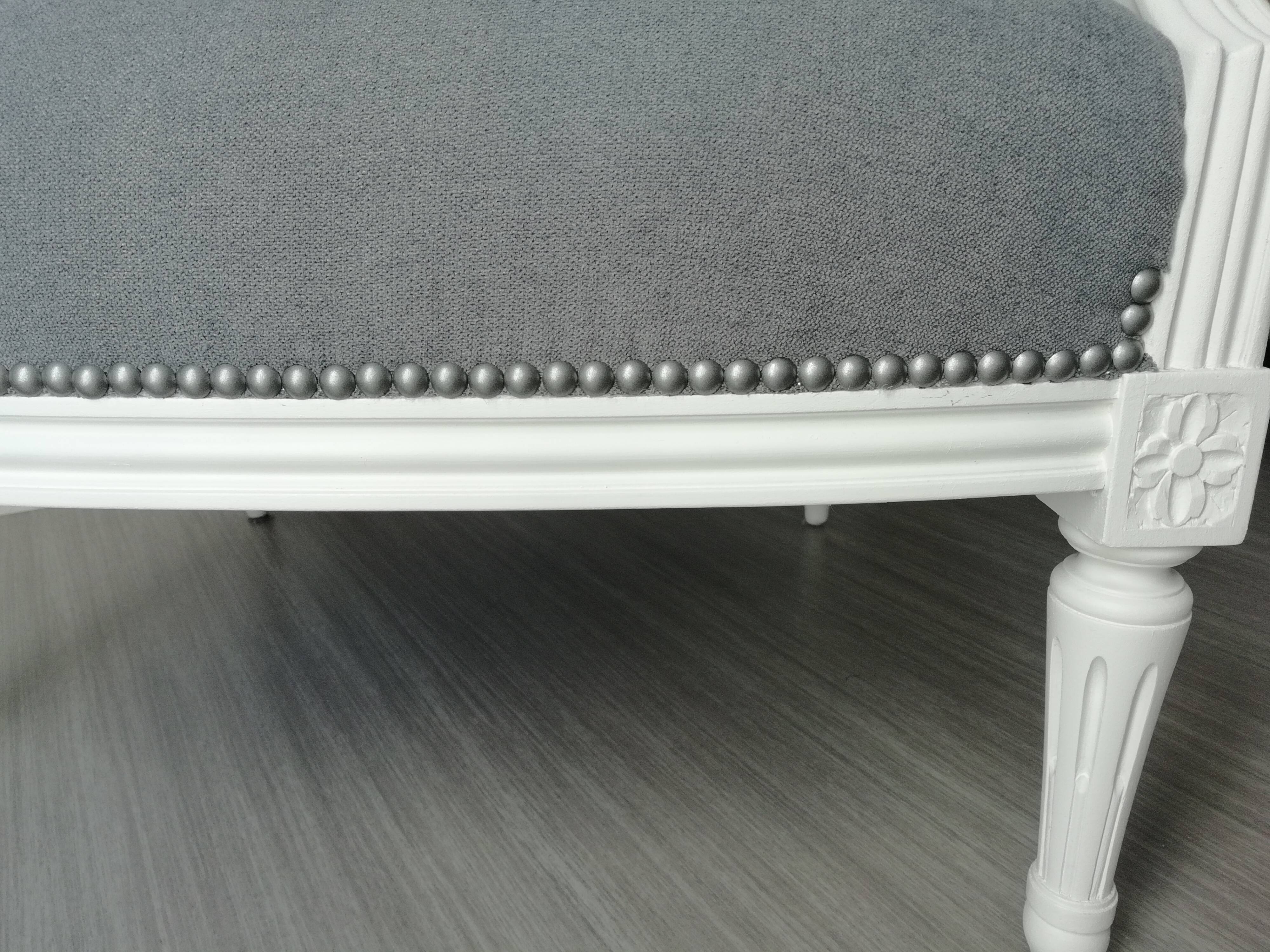 Fauteuil bergère de style Louis XVI restauré