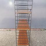 String shelf on feet