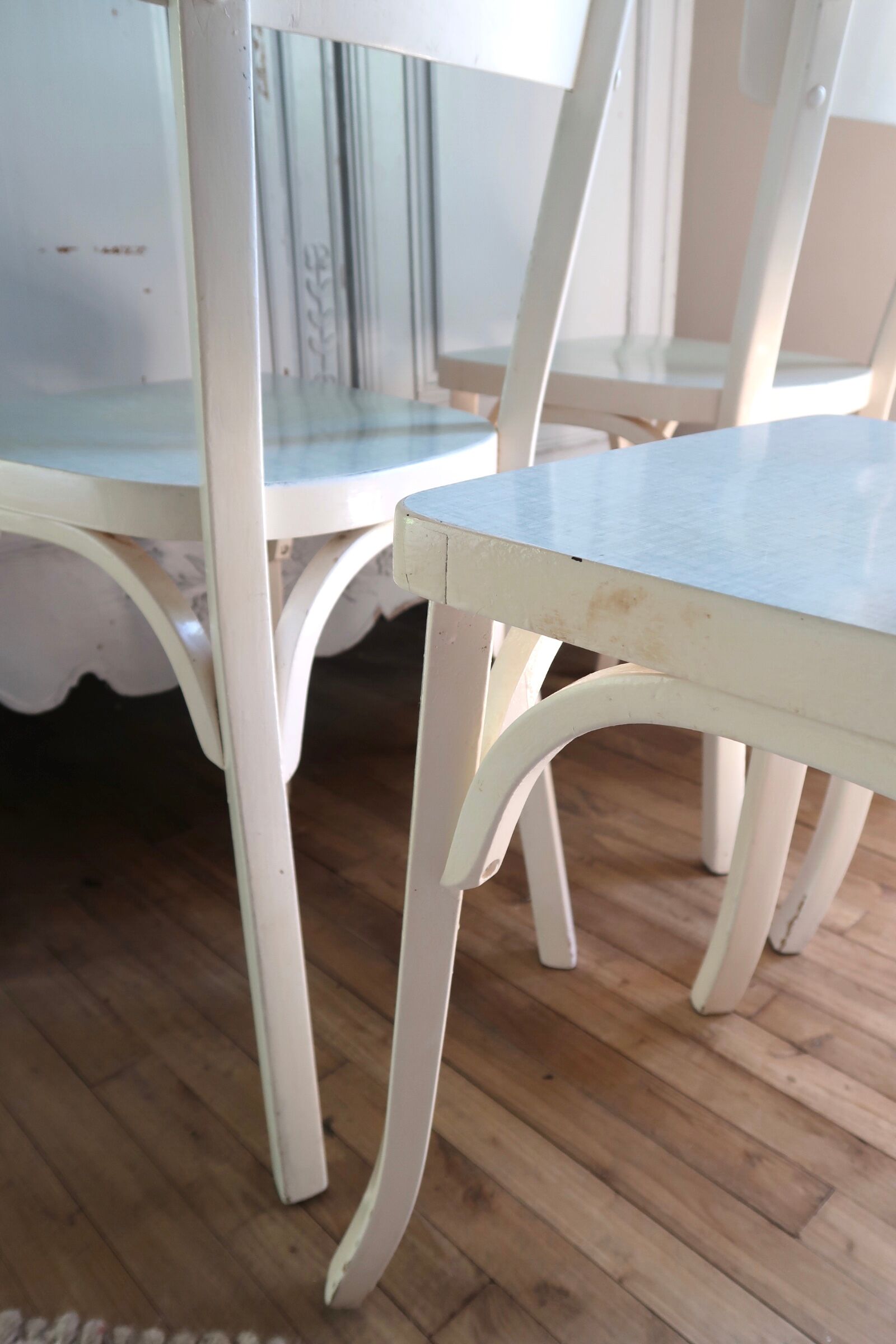 Lot de 4 chaises bistrot Baumann en bois et formica