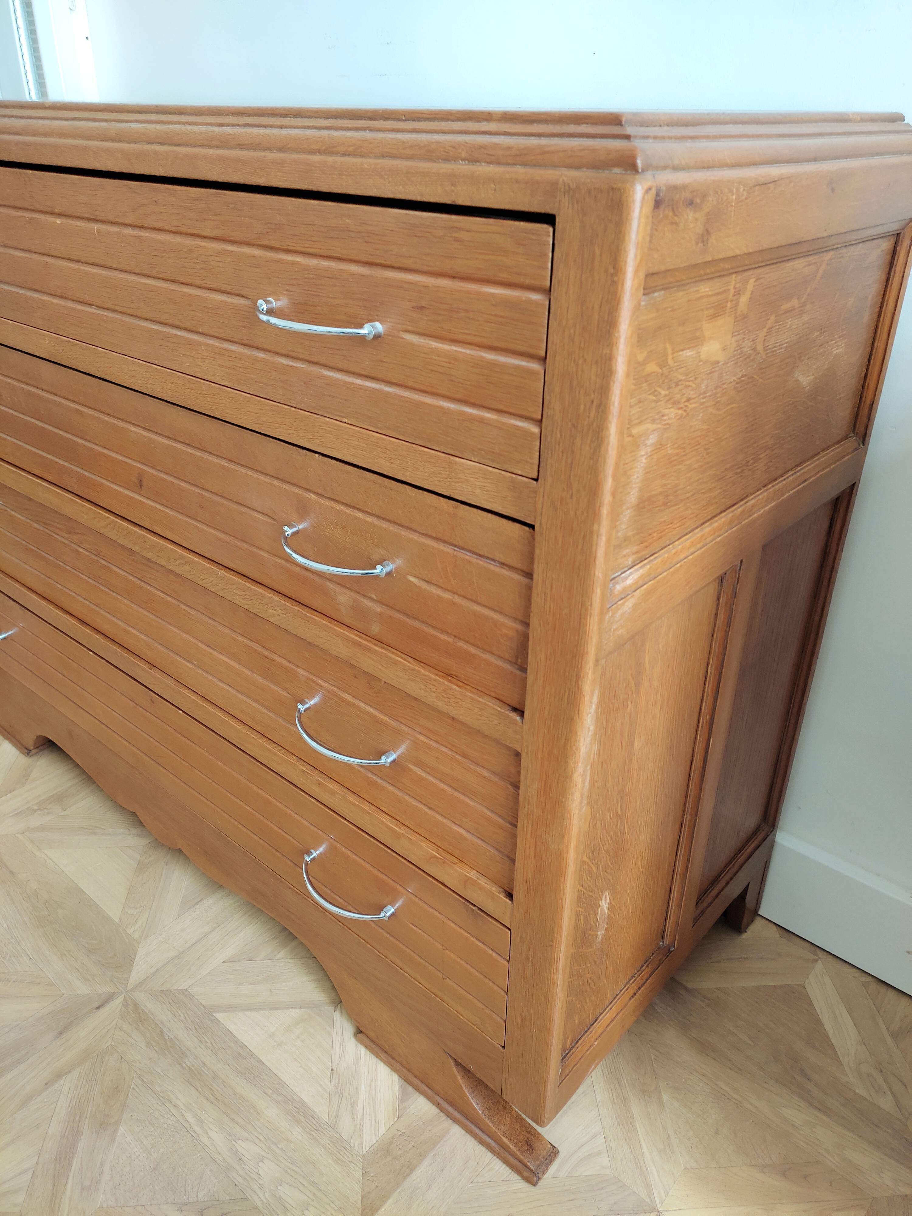Commode en bois vintage