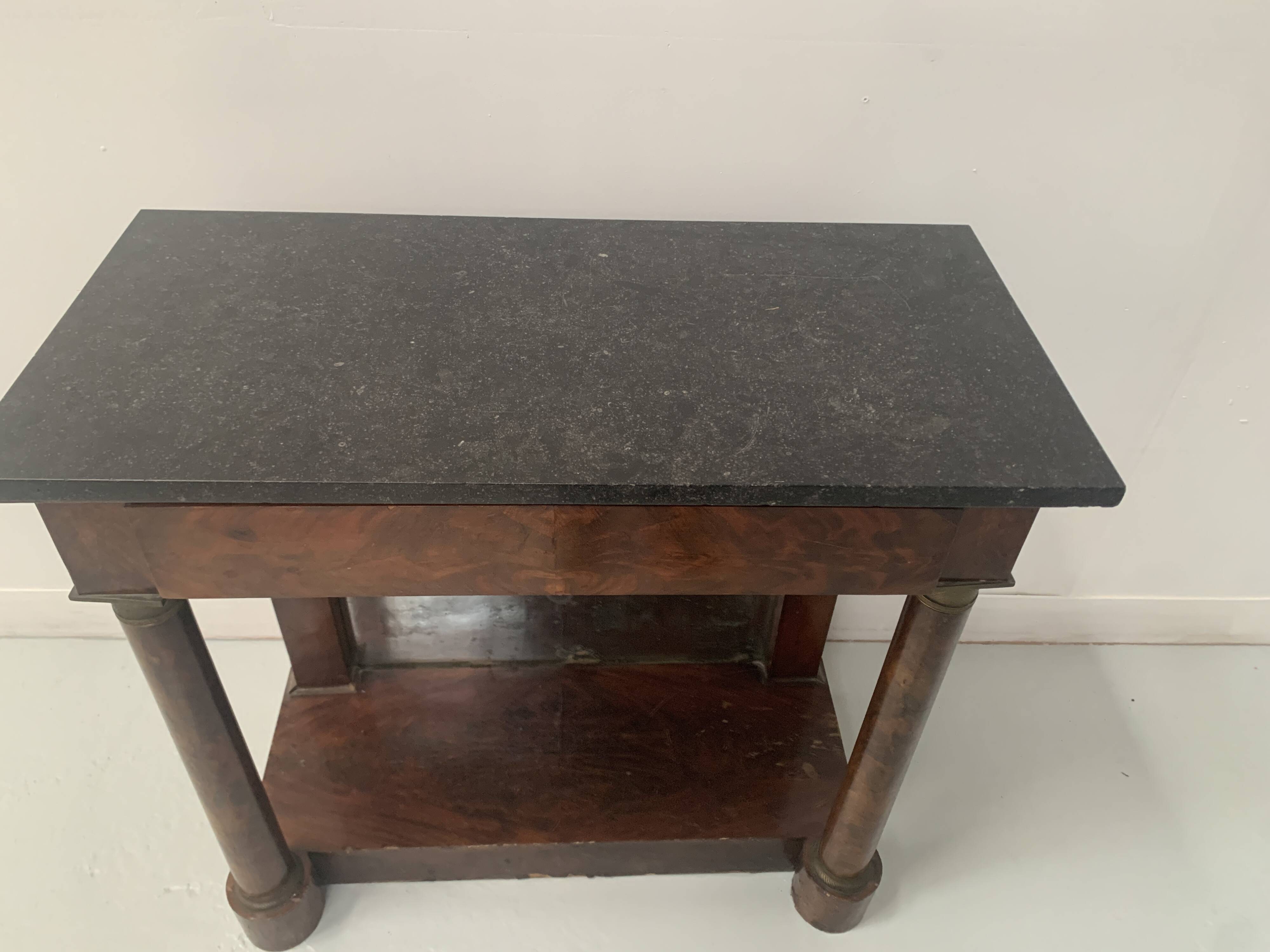 Console de style Empire à fond de miroir, XIXème siècle