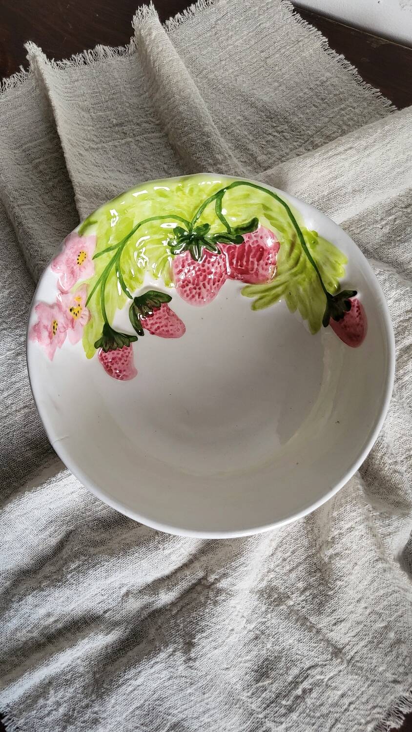 Large strawberry slip dish