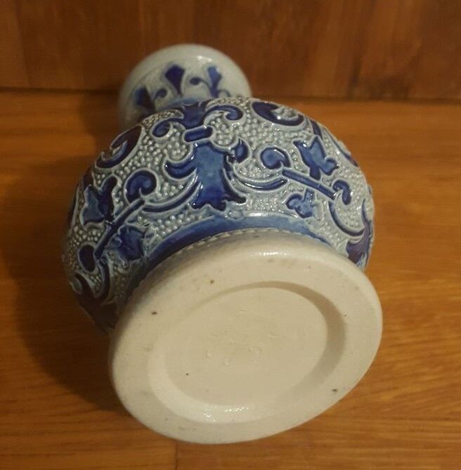 Sandstone vase with Alsace salt