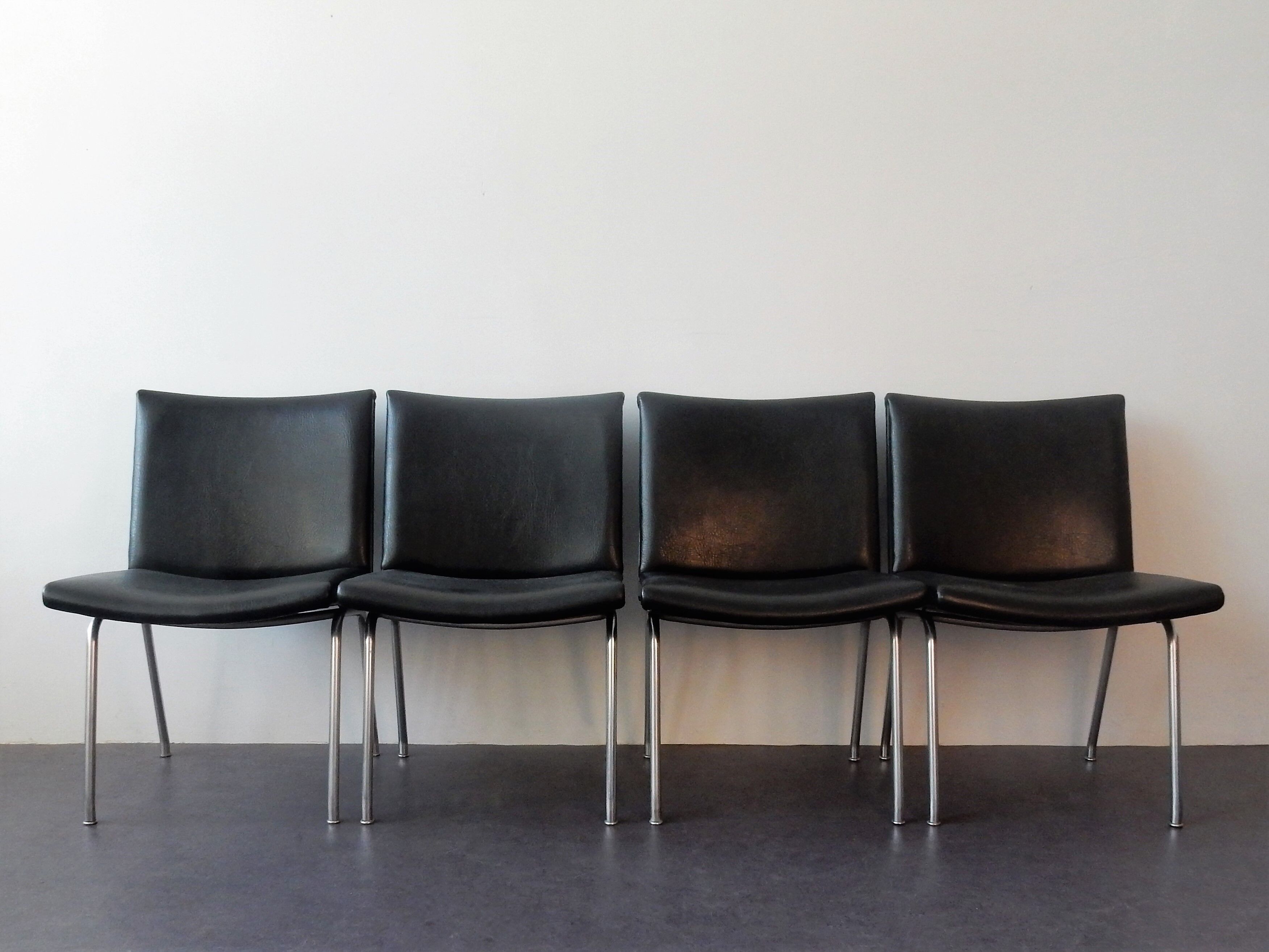 Set of 4 danish AP 40 airport chairs by Hans J. Wegner for A.P. Stolen, 1960