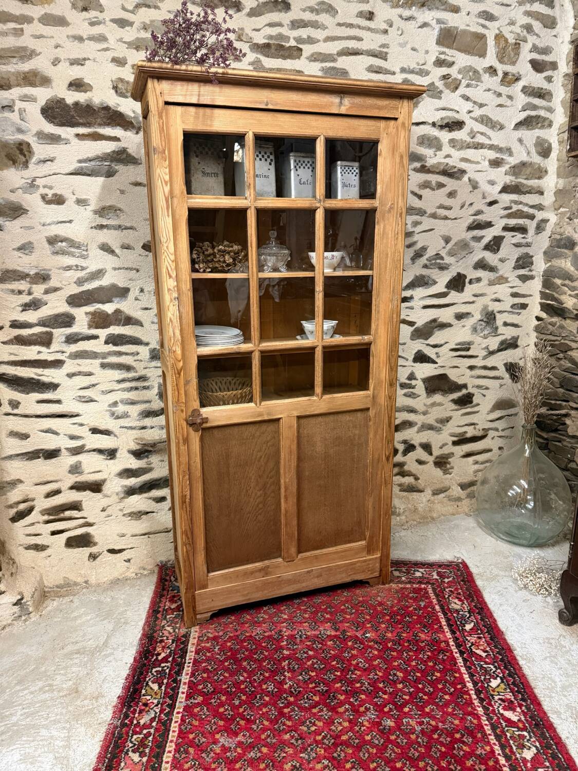 Vitrine parisienne ancienne décapée