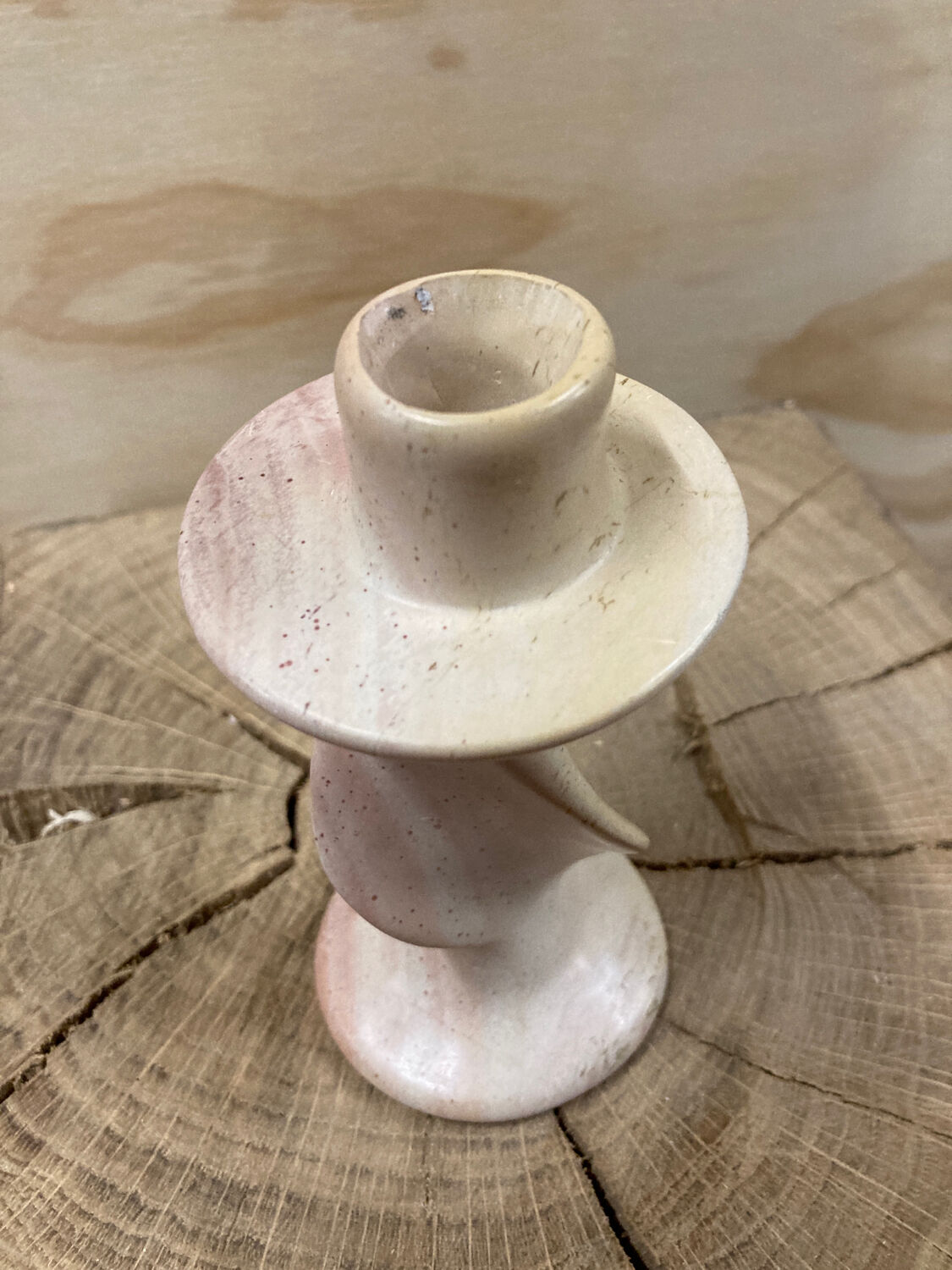 Bougeoir en albâtre rose