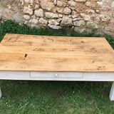 Table basse ancienne en bois blanc