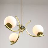 Lustre mid-century en laiton et opaline, italie