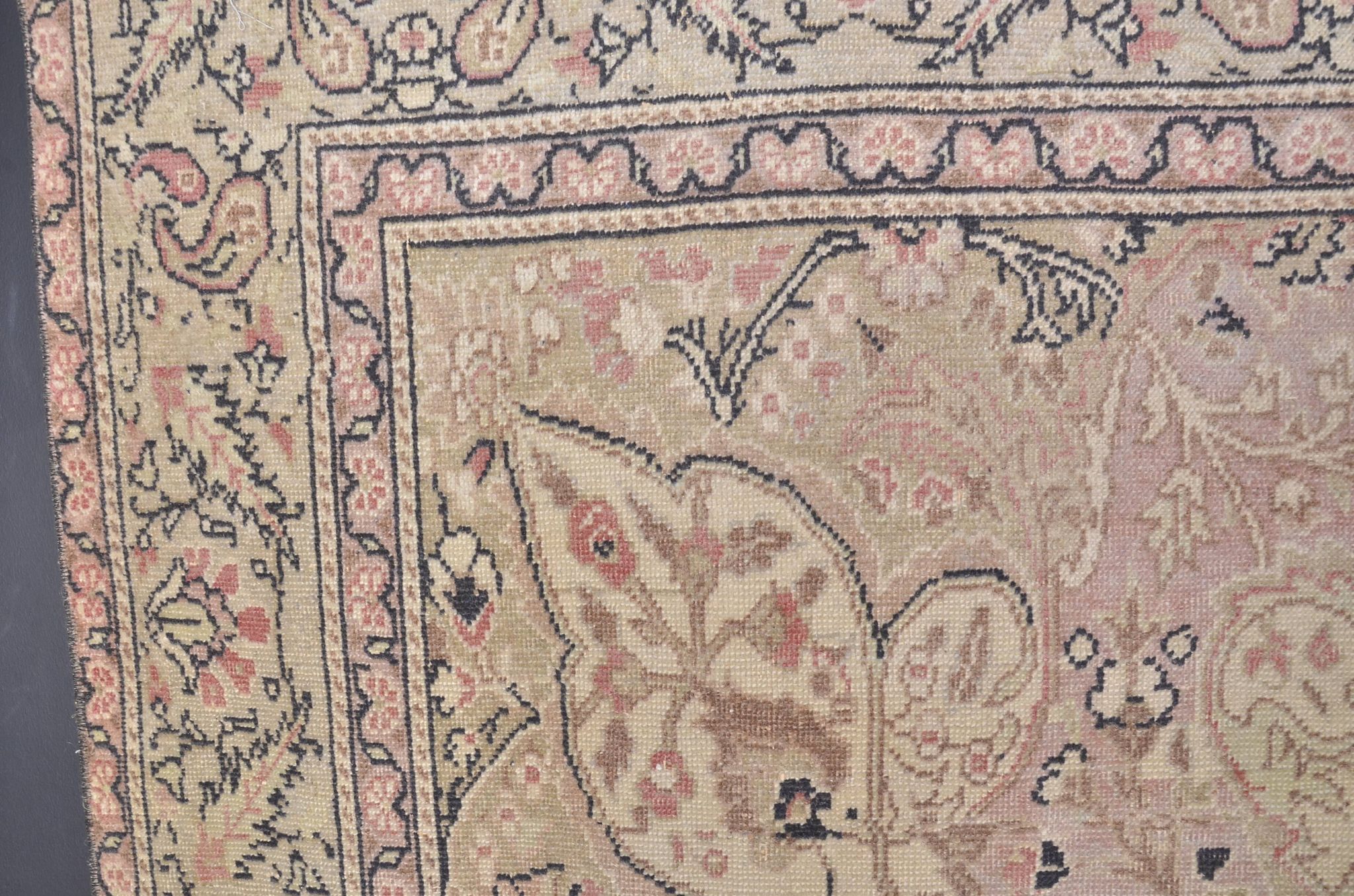 Tapis vintage à motifs floraux, fait à la main, sku698