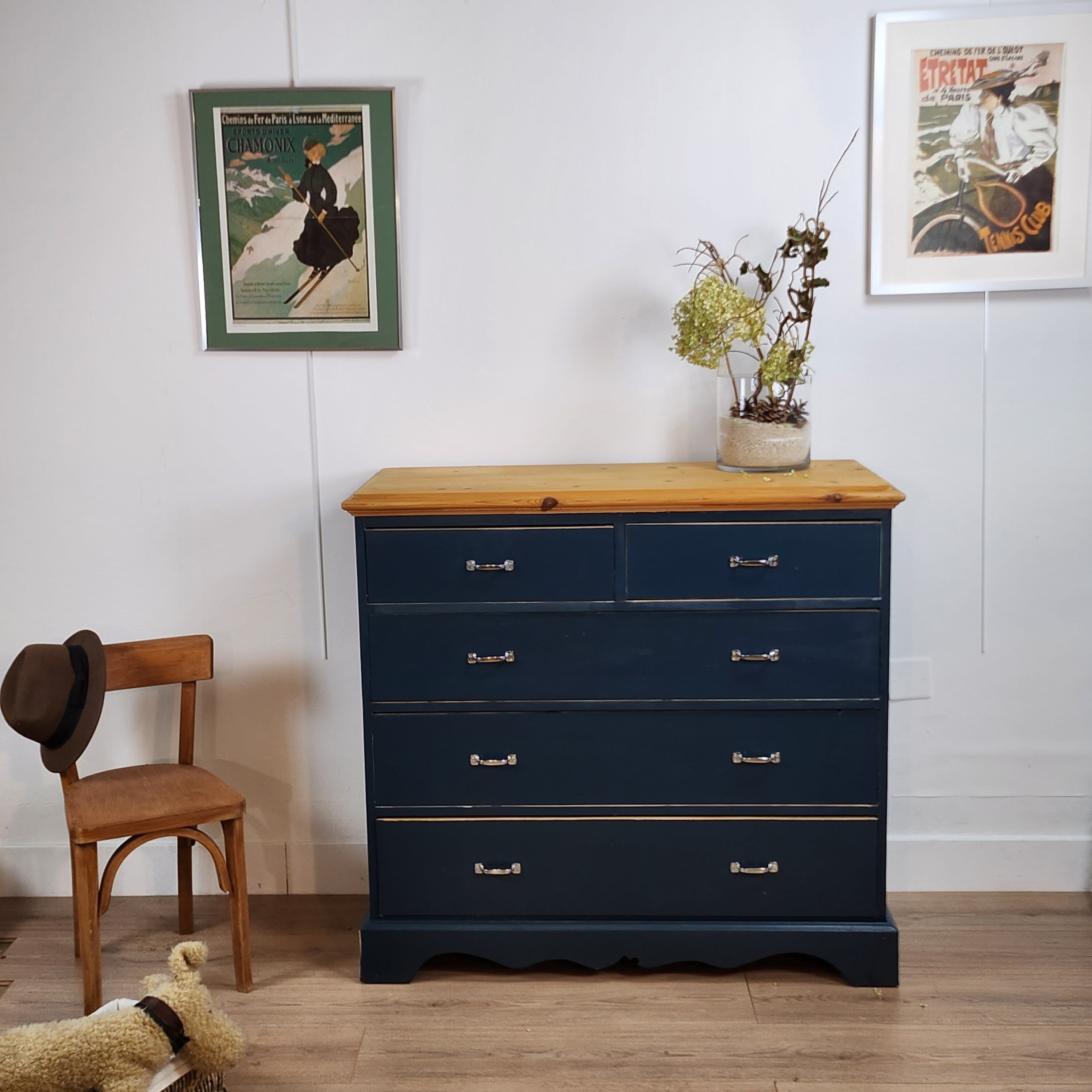 Dressing table