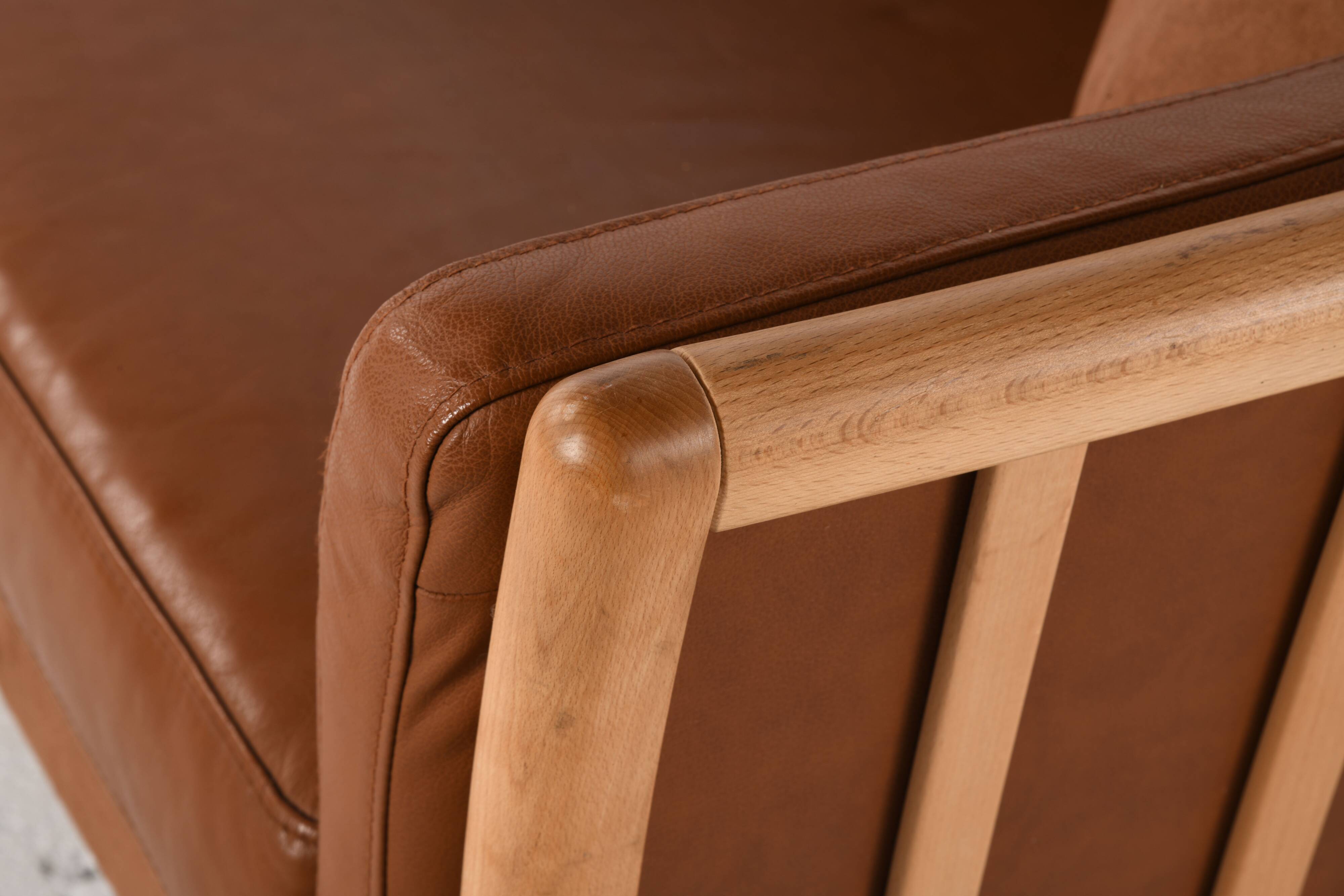 Scandinavian 2-seater leather sofa