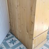 Armoire pin