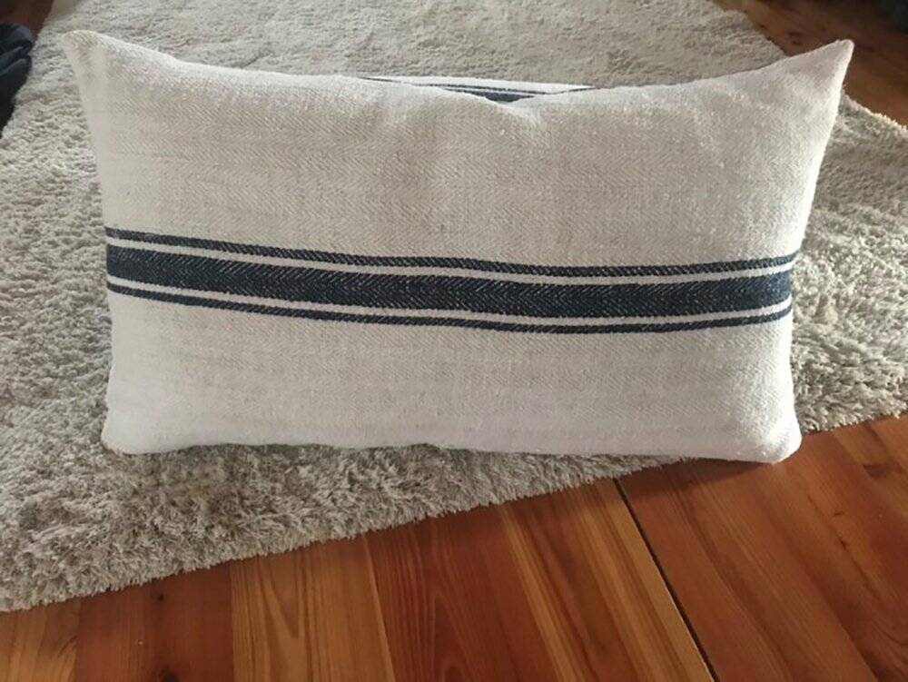 Paire de housses en lin blanc à bande bleue, style Mid-Century, fabriquées à partir de sacs hongrois