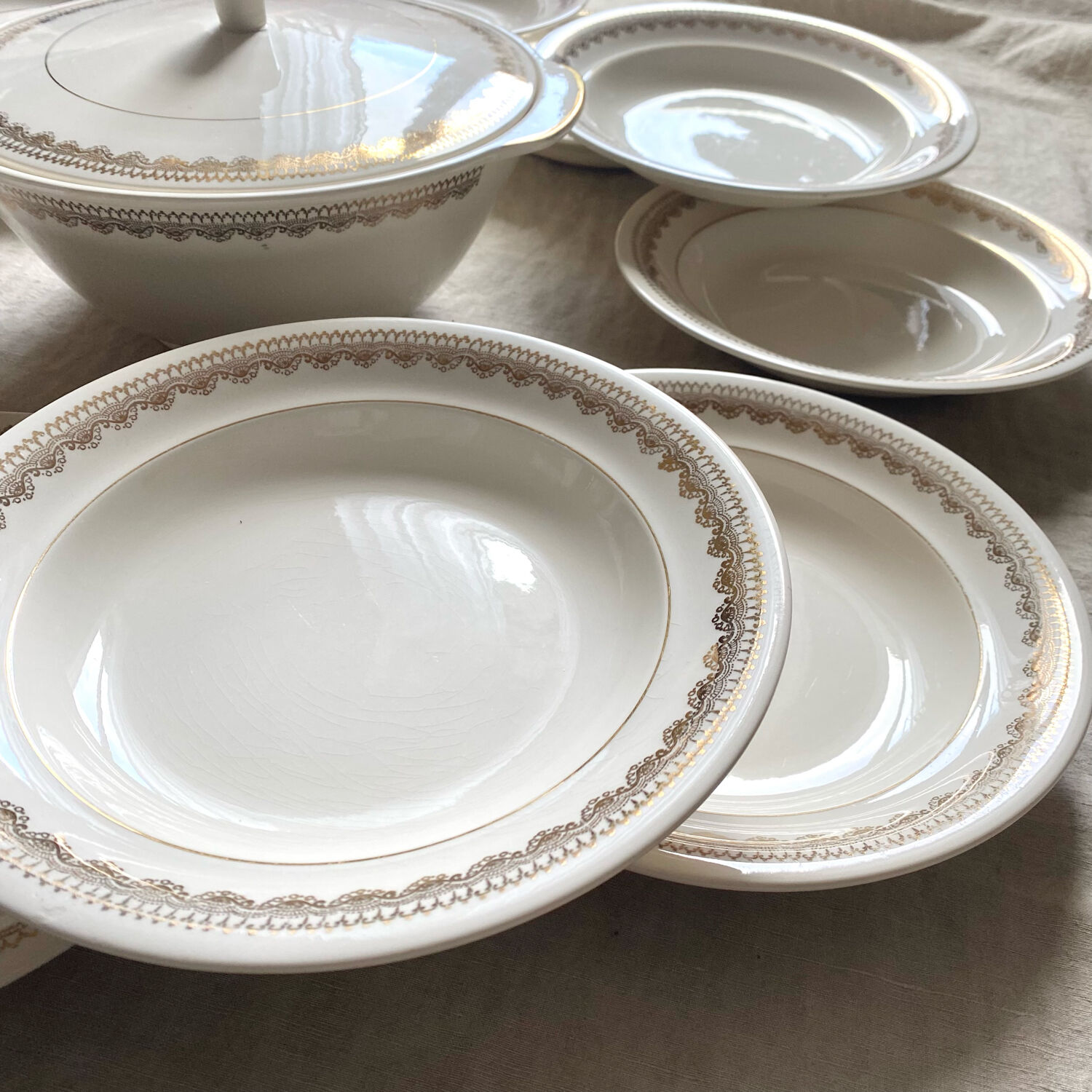 Villeroy and Boch soup service