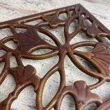 Rectangular cast iron trivet