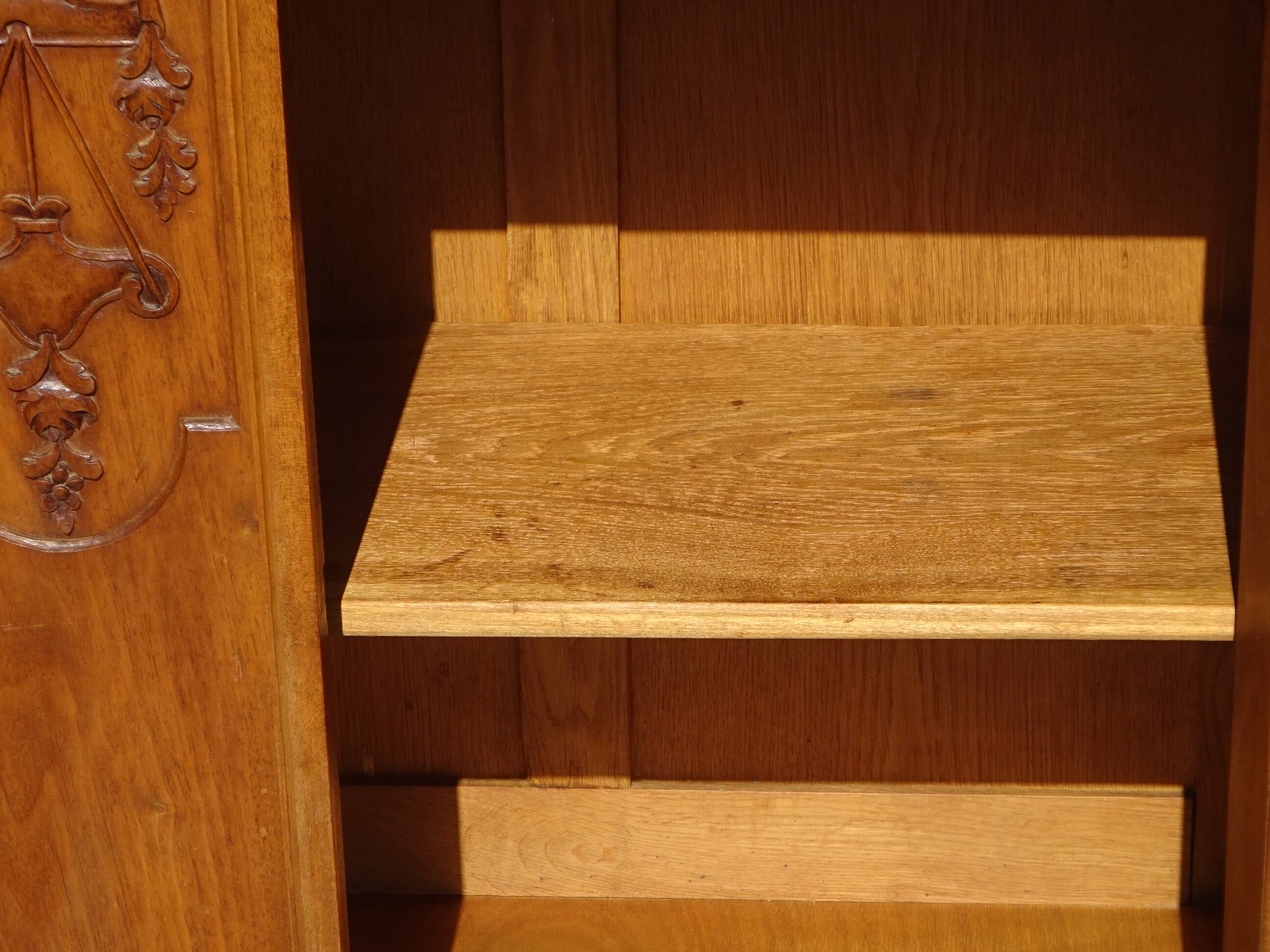 Art Deco buffet in walnut and marble