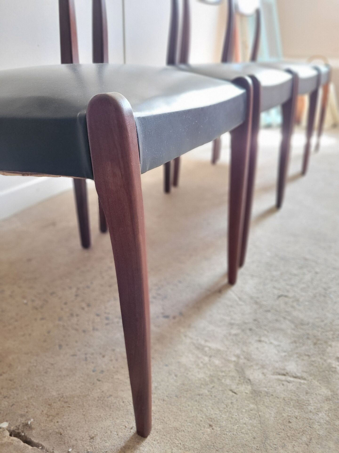 Lot de 4 chaises vintage style Niels Otto Moller