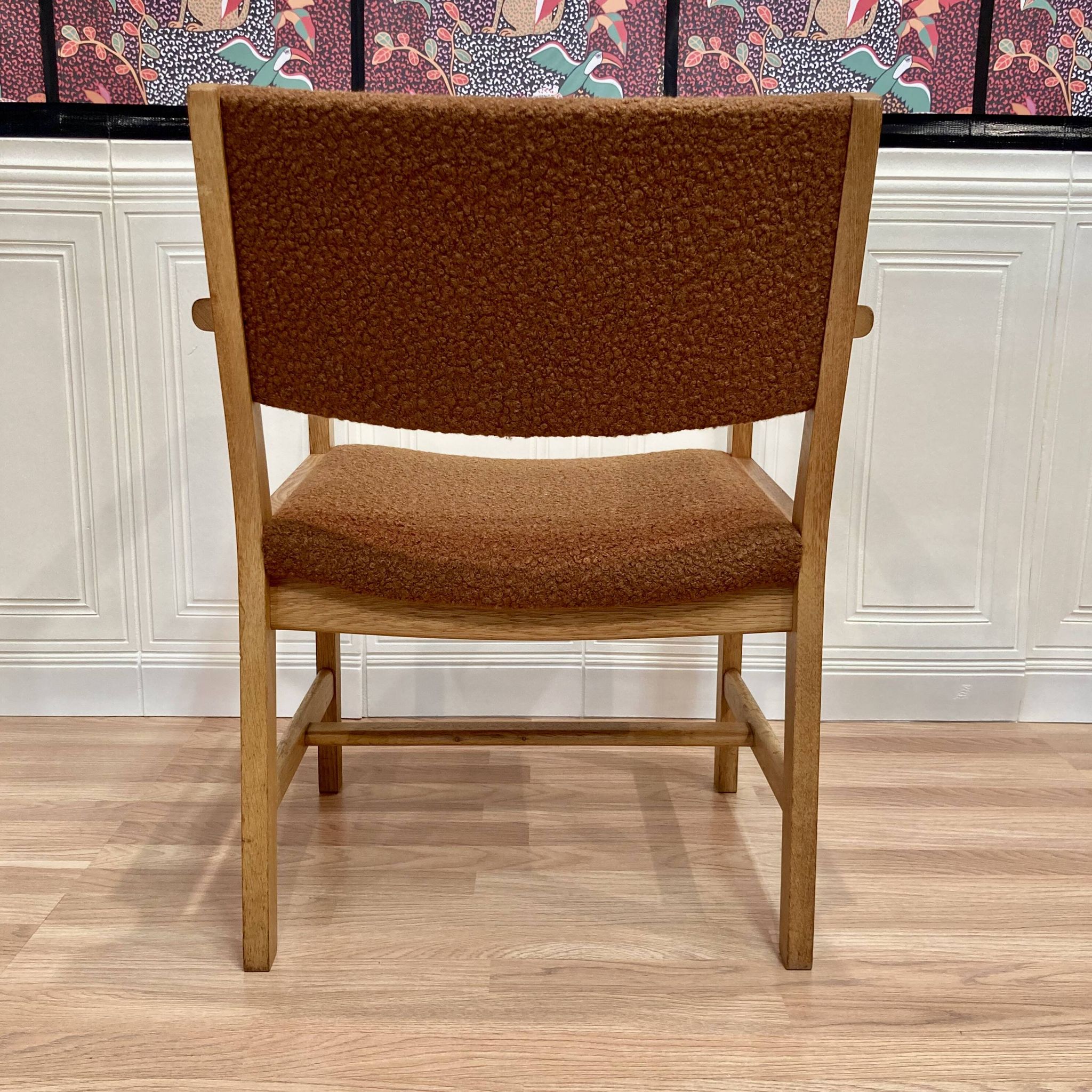 SUITE DE 4 FAUTEUILS ESTAMPILLE "HANS WEGNER" 1960.