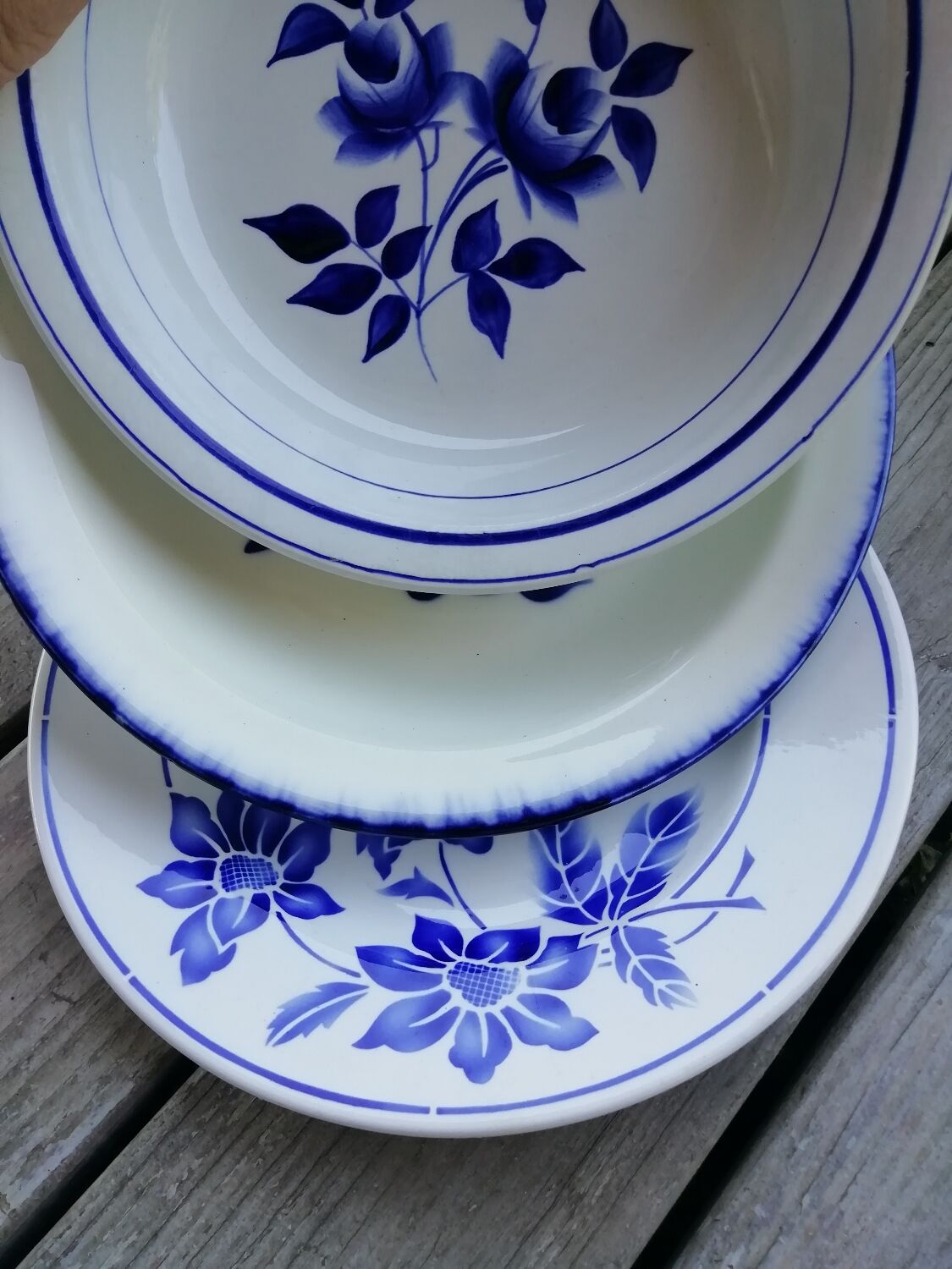 Trio of hollow dishes blue tones