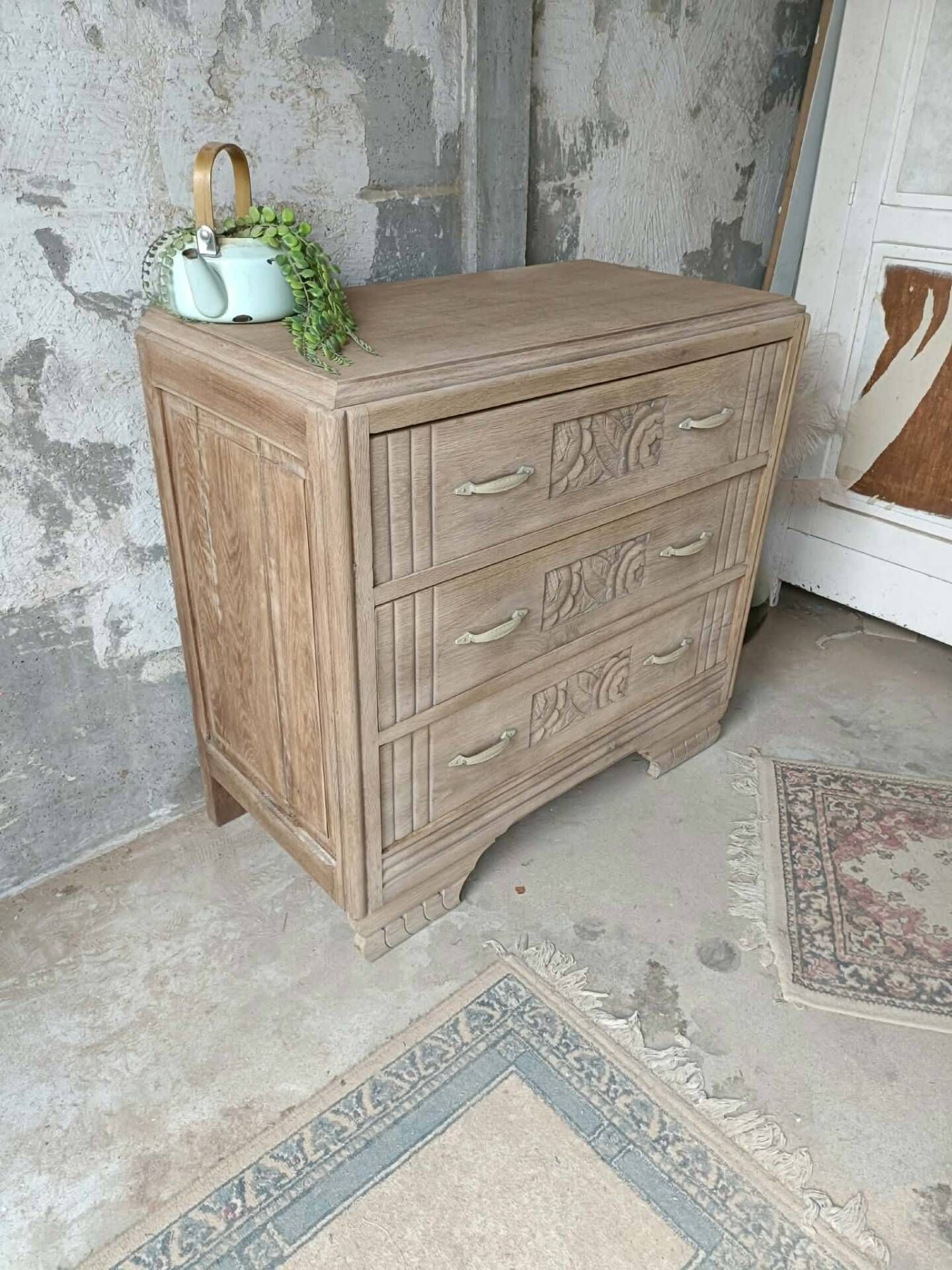 Art Deco chest of drawers