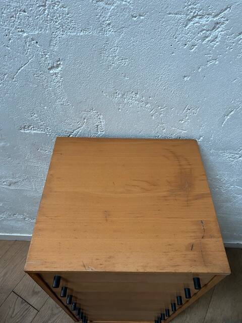 Wooden chest of drawers/dresser