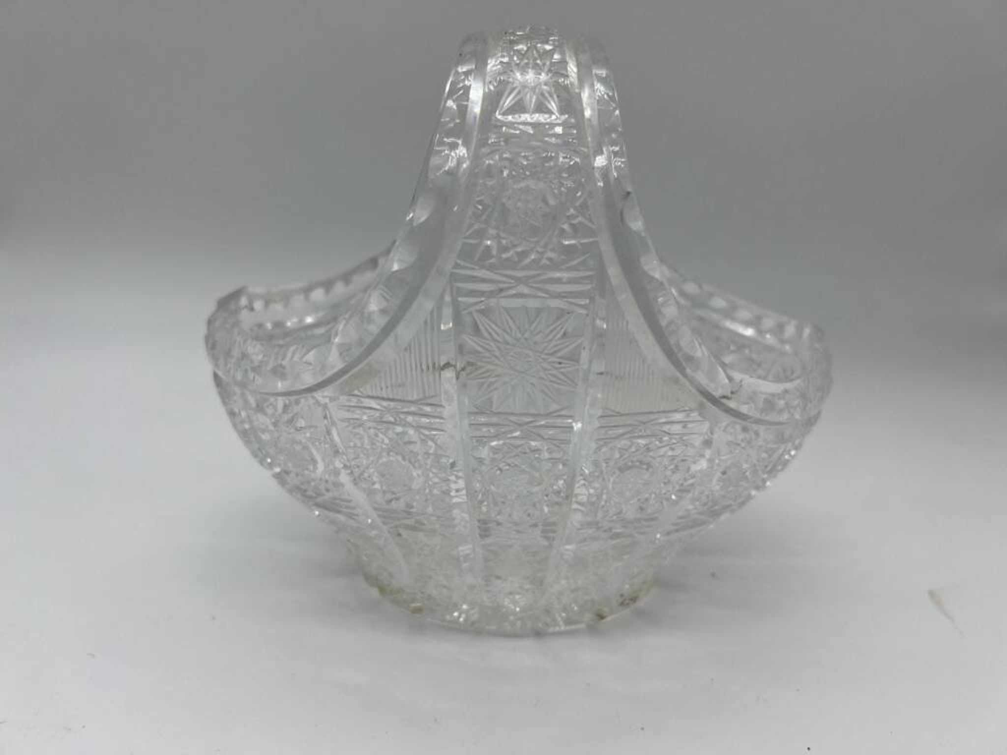 Panier en cristal de Bohême taillé – XXe siècle