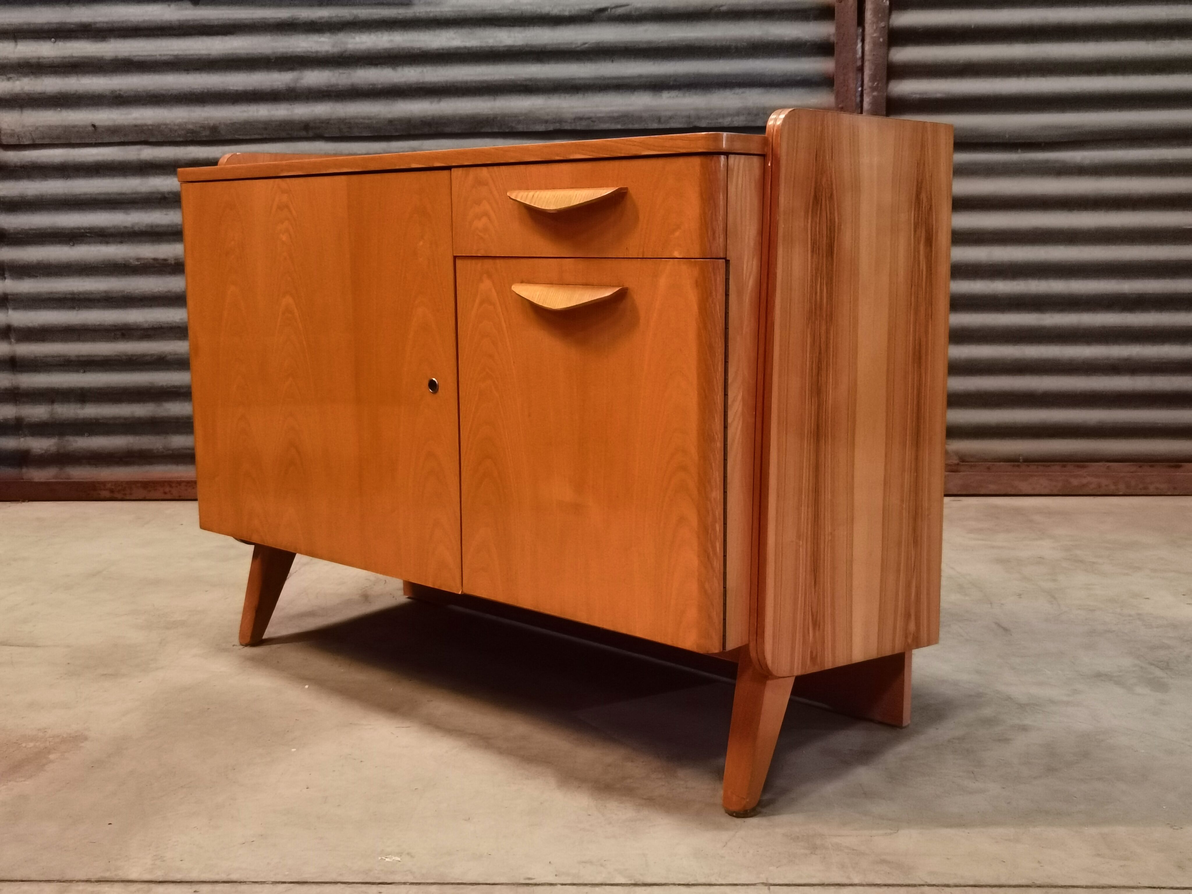 Buffet František Jirák to Tatra Nabytok